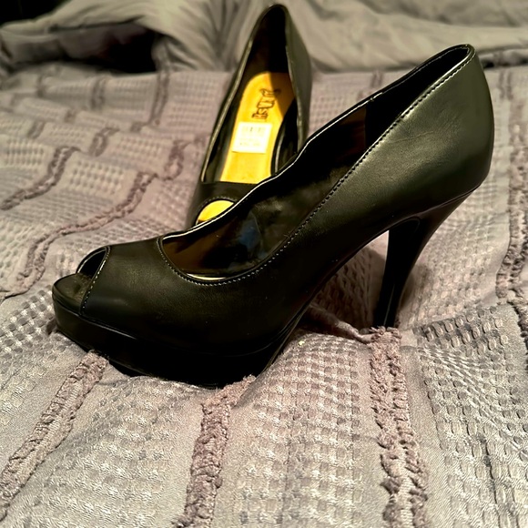 Brash Shoes - 6.5 peep toe black heel NWT 4” heels